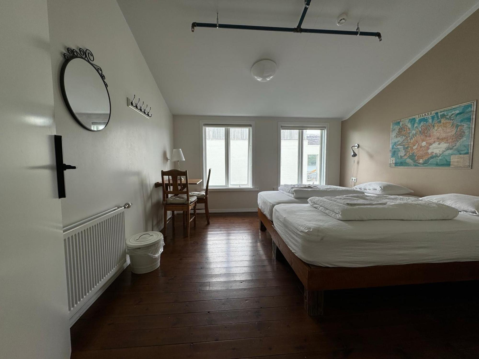 Хостел Akureyri Backpackers Экстерьер фото