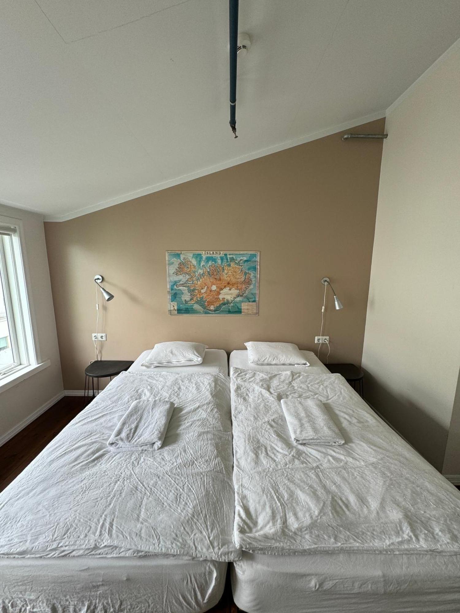 Хостел Akureyri Backpackers Экстерьер фото